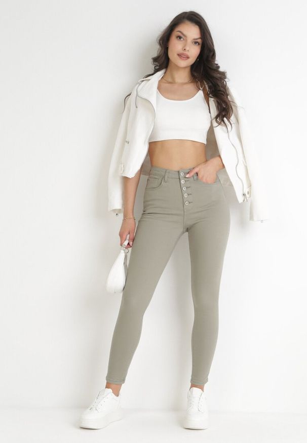 Born2be - Ciemnozielone Spodnie Skinny Kyllienne. Stan: podwyższony. Kolor: zielony. Materiał: bawełna. Długość: długie. Sezon: wiosna