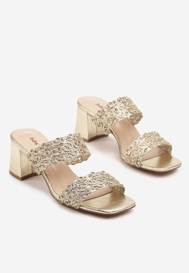 Born2be - Złote Klapki na Obcasie z Plecioną Cholewką Tomaria. Okazja: na co dzień. Kolor: złoty. Materiał: jeans. Obcas: na obcasie. Styl: casual, elegancki. Wysokość obcasa: średni