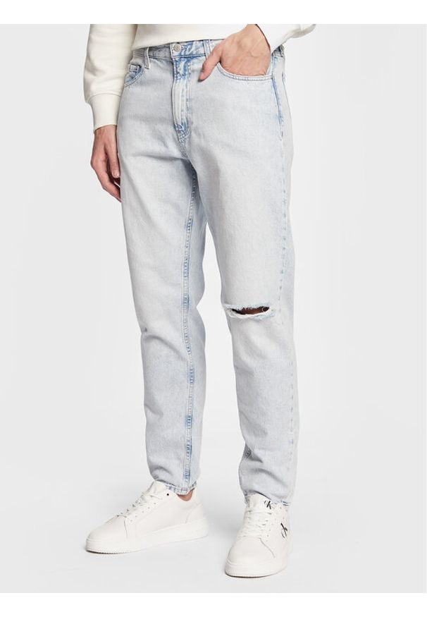 Calvin Klein Jeans Jeansy J30J322404 Niebieski Tapered Fit. Kolor: niebieski