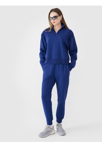 4f - 4F Bluza dresowa nierozpinana bez kaptura damska - granatowa M. Okazja: na co dzień. Typ kołnierza: bez kaptura. Kolor: niebieski. Materiał: dresówka. Wzór: gładki, ze splotem. Styl: klasyczny, sportowy, casual