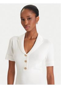 Guess Sukienka dzianinowa W5YK29 Z0130 Biały Slim Fit. Kolor: biały. Materiał: syntetyk #5