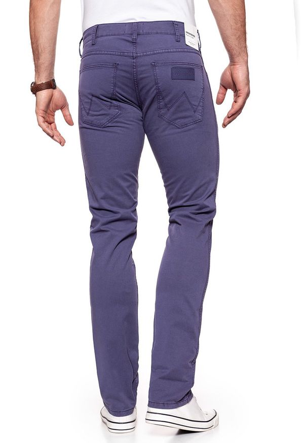 Wrangler - WRANGLER SPODNIE MĘSKIE GREENSBORO DUSK PURPLE W15QRU25K 112127055. Materiał: jeans
