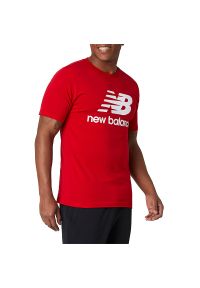 Koszulka New Balance MT01575REP - czerwona. Kolor: czerwony. Materiał: bawełna. Długość rękawa: krótki rękaw. Długość: krótkie #1