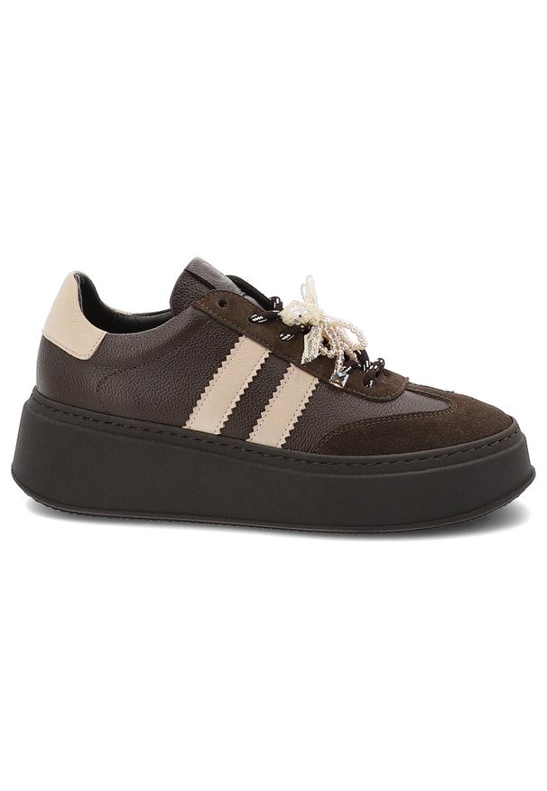 CheBello - Sneakersy damskie Chebello, skórzane licowe na platformie z ozdobą sznurowane z okrągłym noskiem, brązowe, 4805-268-507. Okazja: na co dzień. Nosek buta: okrągły. Zapięcie: pasek. Kolor: brązowy. Materiał: skóra. Wzór: aplikacja. Obcas: na platformie. Styl: casual, sportowy, elegancki