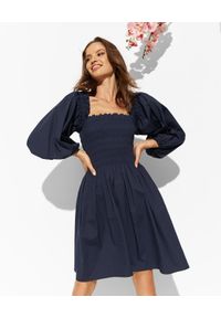 THECADESS - Sukienka mini z odkrytymi ramionami Mila. Kolor: niebieski. Typ sukienki: z odkrytymi ramionami. Długość: mini #1