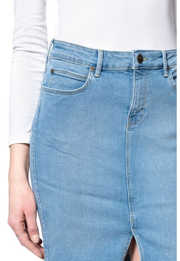Lee - LEE PENCIL SKIRT DAMSKA SPÓDNICA JEANSOWA LIGHT LOU L38GQDXJ 112108197. Materiał: jeans