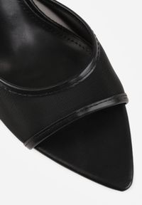 Renee - Czarne Siateczkowe Klapki na Szpilce Cirinome. Nosek buta: otwarty. Kolor: czarny. Materiał: skóra, materiał. Sezon: lato. Obcas: na szpilce. Wysokość obcasa: średni #4