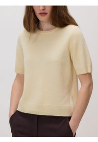 Reserved - Wełniany sweter - jasnożółty. Kolor: żółty. Materiał: wełna