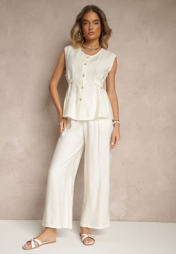 Renee - Jasnobeżowy Komplet Spodnie i Bluzka z Regulacją w Talii Zapinana na Guziki Dovanelle. Kolor: beżowy