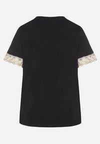Born2be - Czarny T-shirt z Bawełny Zdobiony Koronką z Cekinami Pollea. Okazja: na co dzień. Kolor: czarny. Materiał: bawełna, koronka. Długość rękawa: krótki rękaw. Długość: krótkie. Wzór: aplikacja, koronka. Styl: klasyczny, casual