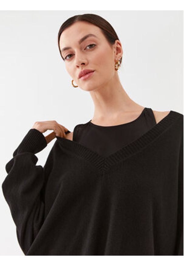 TwinSet - TWINSET Sukienka codzienna Abito 232TP3211 Czarny Regular Fit. Okazja: na co dzień. Kolor: czarny. Materiał: wiskoza. Typ sukienki: proste. Styl: casual