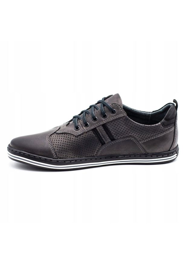 Polbut Buty męskie casual 1801P szare. Okazja: na co dzień. Zapięcie: pasek. Kolor: szary. Materiał: skóra, jeans. Wzór: paski. Sezon: jesień, wiosna, lato. Styl: casual