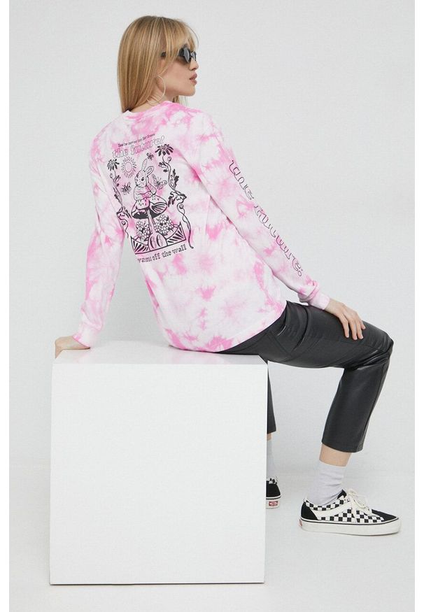 Vans longsleeve bawełniany kolor różowy. Kolor: różowy. Materiał: bawełna. Długość rękawa: długi rękaw. Wzór: nadruk