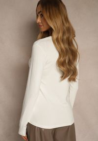 Renee - Biała Casualowa Bluzka Longsleeve z Okrągłym Dekoltem Unaladesa. Okazja: na co dzień. Kolor: biały. Materiał: jeans. Długość rękawa: długi rękaw. Styl: casual #5