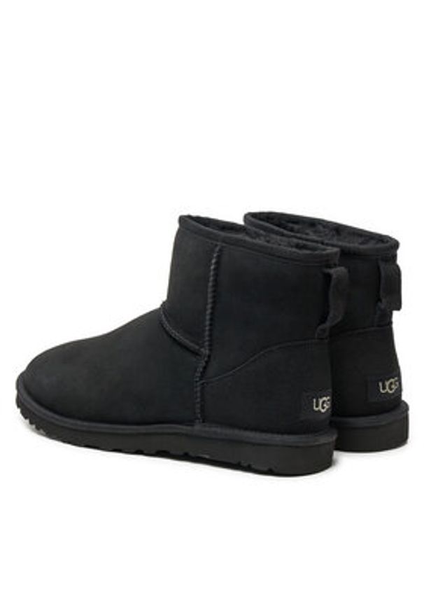 Ugg Śniegowce M Classic Mini 1002072 Czarny. Kolor: czarny. Materiał: skóra