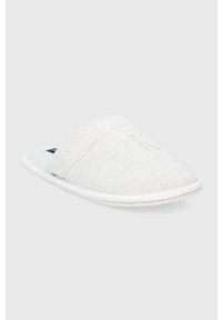 Calvin Klein Jeans Kapcie kolor kremowy. Nosek buta: okrągły. Kolor: beżowy. Materiał: guma, poliester, materiał. Wzór: gładki