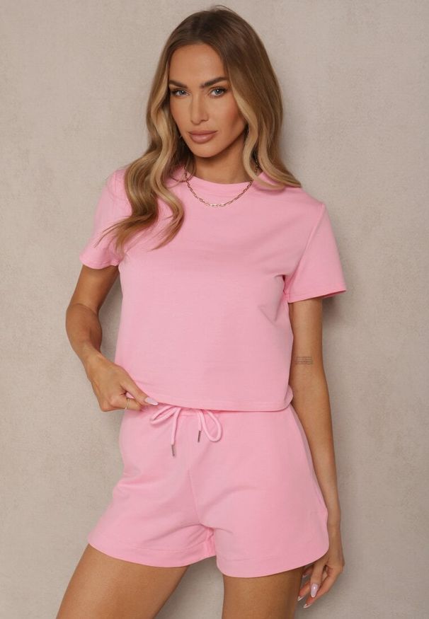 Renee - Różowy Bawełniany T-shirt o Fasonie Cropped Galionela. Okazja: na co dzień. Kolor: różowy. Materiał: bawełna. Sezon: lato, wiosna. Styl: casual