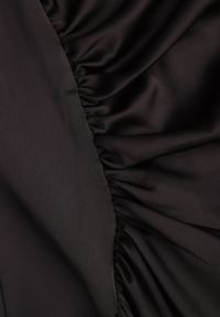 Renee - Czarna Sukienka Maxi z Rozcięciem i Marszczeniem Viviepa. Okazja: na wesele, na ślub cywilny, na imprezę. Kolor: czarny. Długość rękawa: na ramiączkach. Długość: maxi #8