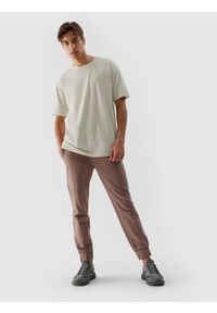 4f - T-shirt oversize z nadrukiem męski - beżowy. Kolor: beżowy. Materiał: bawełna. Wzór: nadruk #2