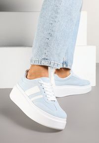 Renee - Niebieskie Sneakersy Klasyczne Tenisówki na Grubej Podeszwie z Koturnem Adessia. Okazja: na co dzień. Kolor: niebieski. Materiał: jeans. Obcas: na koturnie