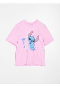 Sinsay - Bawełniana koszulka z wakacyjnym nadrukiem Stitch - fioletowy. Kolor: fioletowy. Materiał: bawełna. Wzór: nadruk. Styl: wakacyjny #1