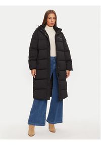 Guess Jeans Kurtka zimowa W4BL26 WGII2 Czarny Regular Fit. Kolor: czarny. Materiał: syntetyk. Sezon: zima #4