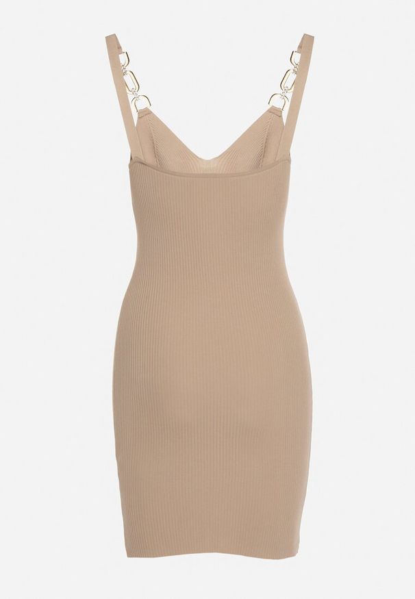 Born2be - Beżowa Dopasowana Sukienka z Prążkowanego Materiału z Ażurowym Dekoltem Medna. Okazja: na co dzień. Kolor: beżowy. Materiał: materiał, prążkowany. Wzór: ażurowy. Typ sukienki: proste. Styl: elegancki, casual, klasyczny
