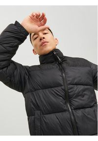 Jack & Jones Kurtka zimowa 12235860 Czarny Regular Fit. Kolor: czarny. Materiał: syntetyk. Sezon: zima #6