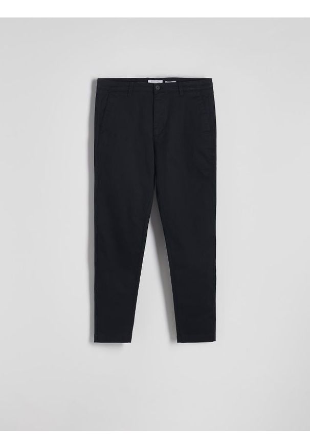 Reserved - Spodnie chino slim fit - czarny. Kolor: czarny. Materiał: tkanina, bawełna