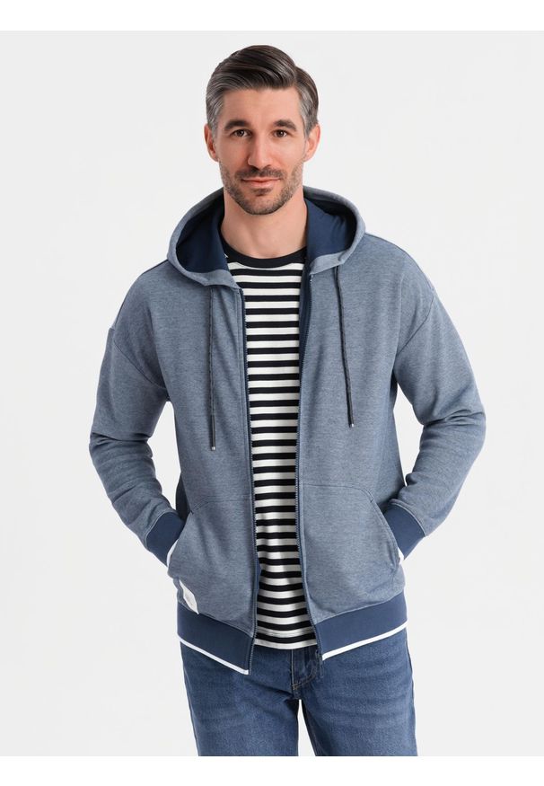 Ombre Clothing - Bluza męska dresowa z kapturem o delikatnej strukturze – granatowa V2 - Rozmiar: L. Okazja: na co dzień. Typ kołnierza: kaptur. Kolor: niebieski. Materiał: dresówka. Styl: sportowy, casual