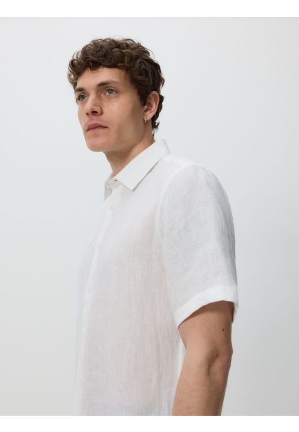 Reserved - Lniana koszula slim fit - biały. Kolor: biały. Materiał: len