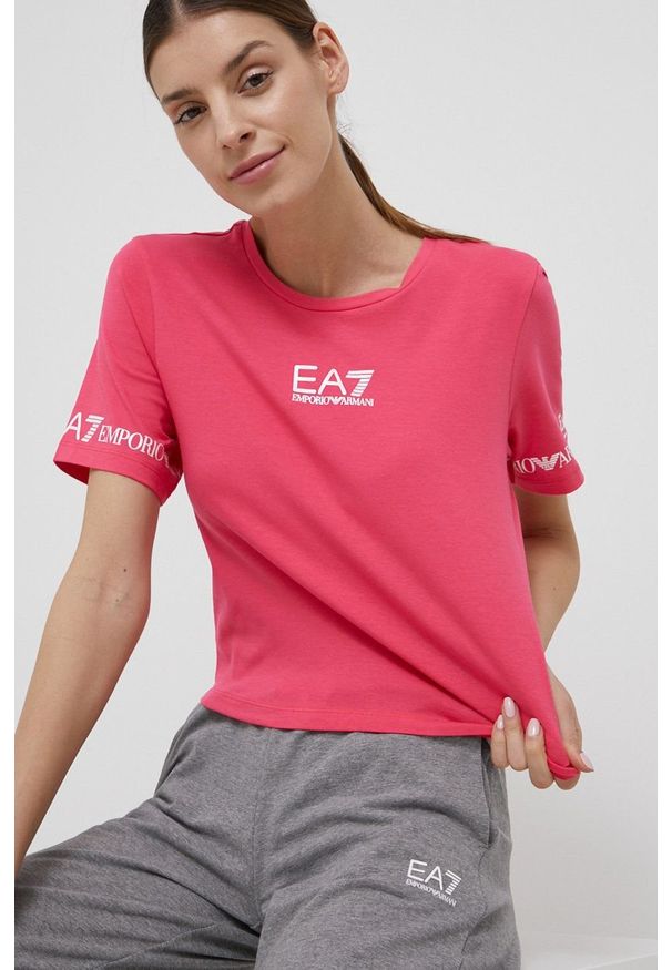 EA7 Emporio Armani T-shirt damski kolor fioletowy. Okazja: na co dzień. Kolor: fioletowy. Wzór: nadruk. Styl: casual