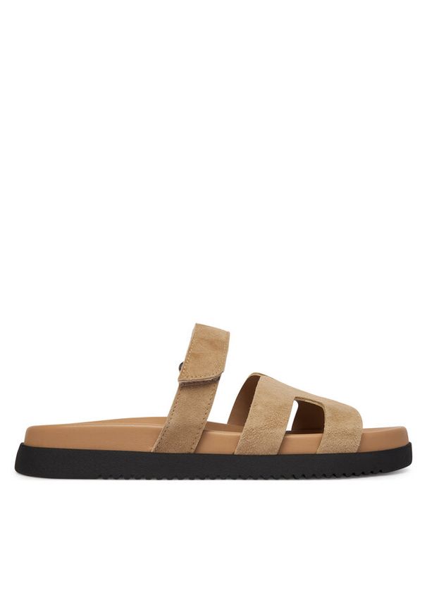 Klapki Steve Madden. Kolor: brązowy