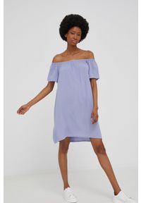 Answear Lab sukienka mini oversize. Typ kołnierza: dekolt hiszpanka. Kolor: niebieski. Materiał: tkanina. Długość rękawa: krótki rękaw. Wzór: gładki. Typ sukienki: oversize. Styl: wakacyjny. Długość: mini #3