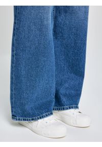 Big-Star - Trampki damskie białe NN274853 101. Okazja: na spacer. Kolor: biały. Materiał: jeans. Sezon: lato. Styl: klasyczny, retro #4