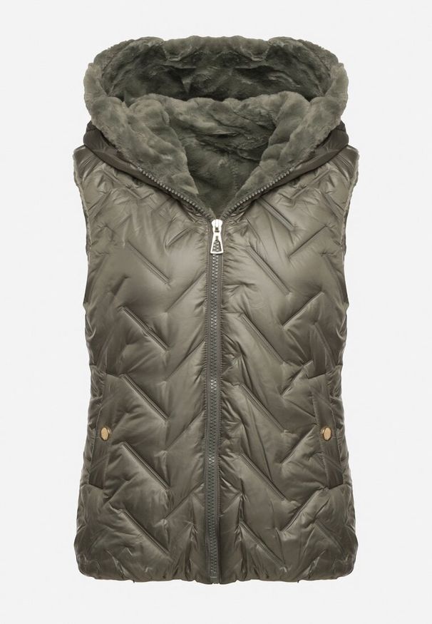 Born2be - Ciemnozielona Pikowana Kamizelka ze Sztucznym Futerkiem na Suwak Timitha. Okazja: na co dzień. Kolor: zielony. Materiał: futro. Wzór: aplikacja. Sezon: jesień. Styl: casual, sportowy, klasyczny