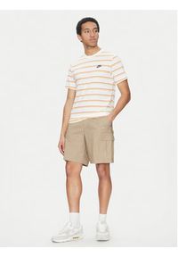 Nike Szorty materiałowe FN3517 Brązowy Standard Fit. Kolor: brązowy. Materiał: bawełna