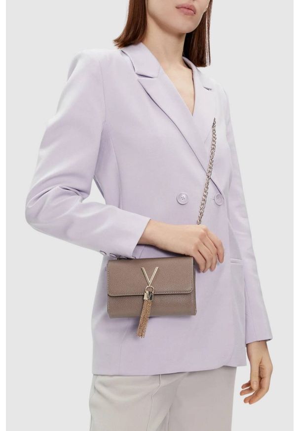 Valentino by Mario Valentino - VALENTINO Mała brązowa kopertówka Divina Pochette. Kolor: brązowy
