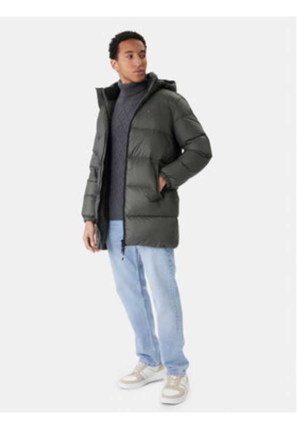 Tommy Jeans Kurtka puchowa Essential DM0DM20466 Zielony Regular Fit. Kolor: zielony. Materiał: syntetyk