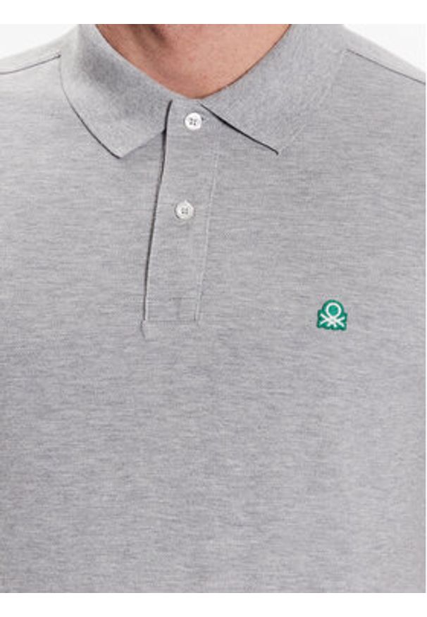 United Colors of Benetton - United Colors Of Benetton Polo 3089J3179 Szary Regular Fit. Typ kołnierza: polo. Kolor: szary. Materiał: bawełna
