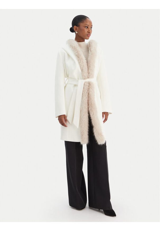 Rinascimento Płaszcz zimowy CFC0126714003 Écru Regular Fit. Materiał: syntetyk. Sezon: zima