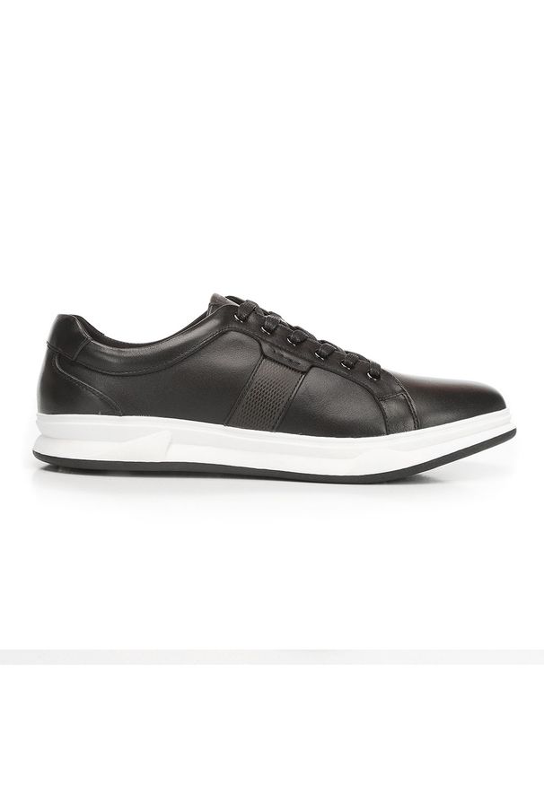 Wittchen - Męskie sneakersy skórzane na gumowej podeszwie. Nosek buta: okrągły. Kolor: czarny. Materiał: skóra. Wzór: jednolity, kolorowy. Sezon: lato