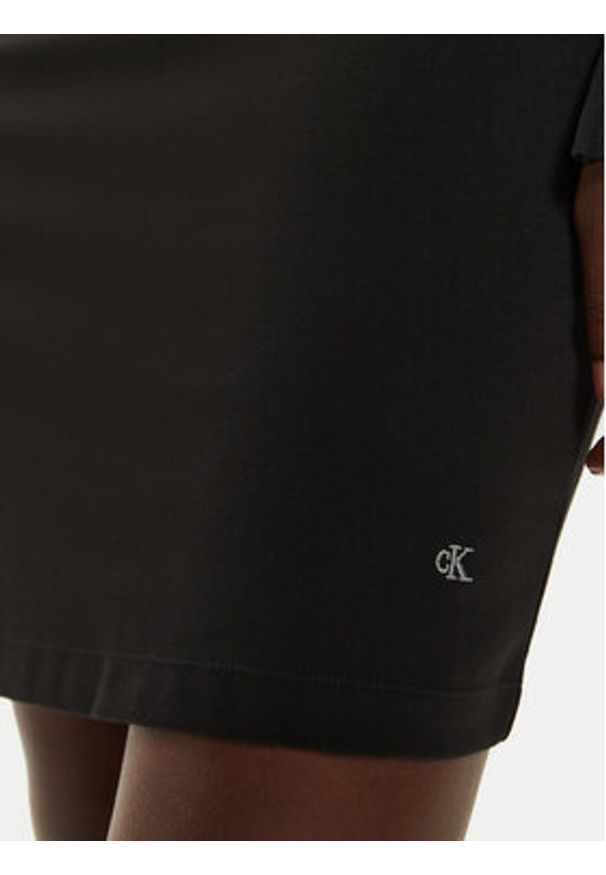 Calvin Klein Jeans Sukienka codzienna J20J224162 Czarny Slim Fit. Okazja: na co dzień. Kolor: czarny. Materiał: wiskoza, syntetyk. Typ sukienki: proste. Styl: casual