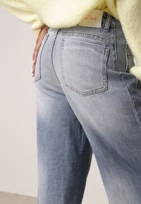 Born2be - Niebieskie Jeansy Szerokie Wysoki Stan z Bawełną i Ozdobnym Łańcuchem Antiolea. Stan: podwyższony. Kolor: niebieski. Styl: elegancki, klasyczny #8