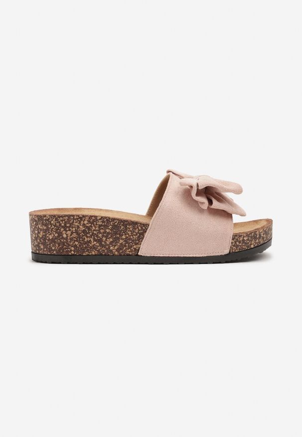 Born2be - Różowe Klapki na Korkowym Koturnie z Kokardą Zarvessa. Okazja: na co dzień. Kolor: różowy. Materiał: jeans. Obcas: na koturnie. Styl: casual, elegancki