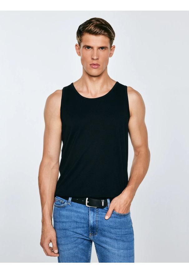 Big-Star - Koszulka męska slim bez rękawów czarna Dero 906. Okazja: na co dzień. Kolor: czarny. Materiał: jeans, dresówka. Długość rękawa: bez rękawów. Styl: casual, sportowy