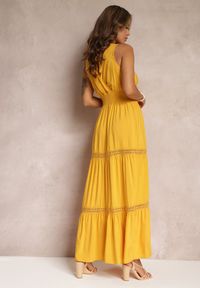 Renee - Żółta Sukienka Corisis. Kolor: żółty. Materiał: materiał. Długość rękawa: na ramiączkach. Wzór: ażurowy. Typ sukienki: kopertowe. Długość: maxi #4