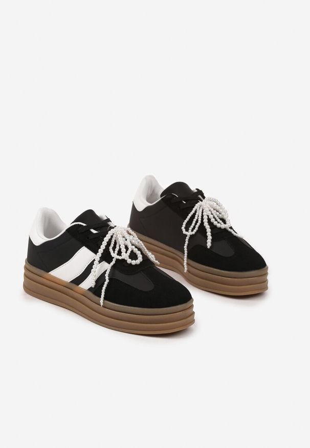 Born2be - Czarne Sneakersy z Odpinaną Zawieszką z Pereł na Niskiej Platformie Anobe. Okazja: na co dzień. Zapięcie: sznurówki. Kolor: czarny. Materiał: jeans. Obcas: na platformie. Wysokość obcasa: niski