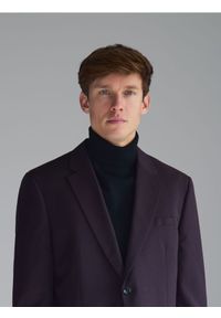 Reserved - Golf z wiskozą - czarny. Typ kołnierza: golf. Kolor: czarny. Materiał: wiskoza