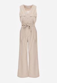 Renee - Beżowy Kombinezon Utility z Wiskozy na Szerokich Ramiączkach z Wiązanym Paskiem Jenora. Kolor: beżowy. Materiał: wiskoza. Długość rękawa: na ramiączkach. Sezon: lato #3